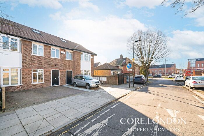 2 Bedroom Flat To Rent In Carlisle Avenue, Acton, W3