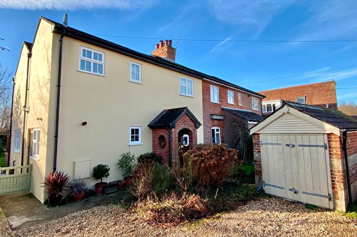 3 Bedroom Semi-Detached House For Sale In Duck Island Lane, Ringwood, BH24