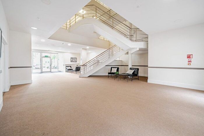 1 Bedroom Flat For Sale In Chrysler House, Welwyn Garden City, Hertfordshire, AL7