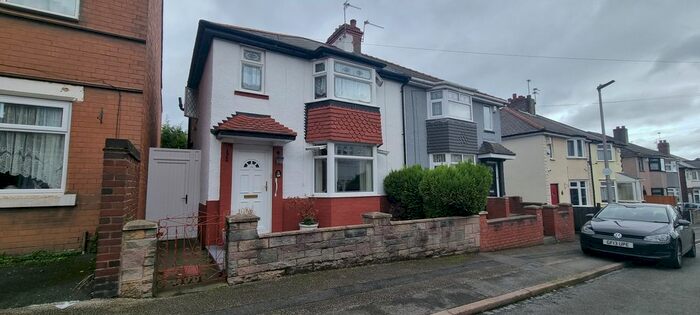 2 Bedroom Property To Rent In Vicarage Road, Wednesbury, WS10