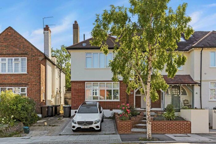 5 Bedroom House To Rent In Grove Avenue, London, N10