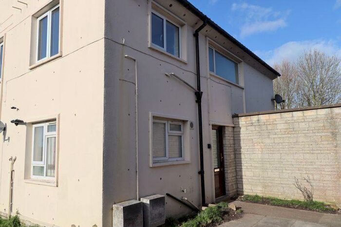 2 Bedroom Flat To Rent In Northload Bridge, Glastonbury, BA6