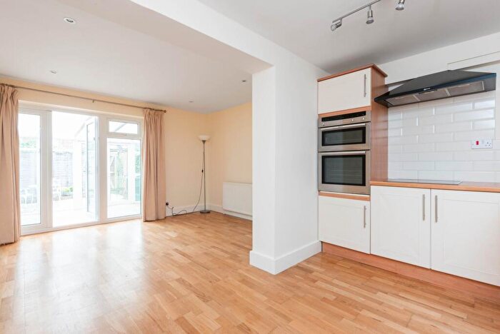 1 Bedroom Apartment For Sale In Harefields, Oxford, OX2