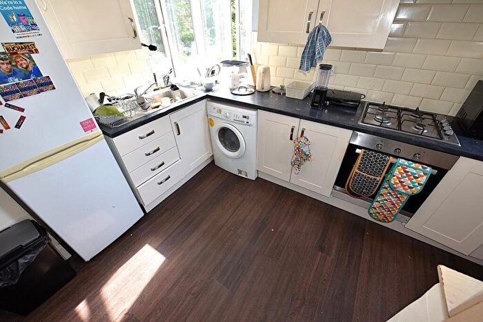 3 Bedroom Flat To Rent In A St Chads Drive, LS6