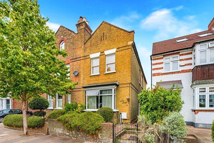 2 Bedroom Flat For Sale In Murray Road, Ealing, W5