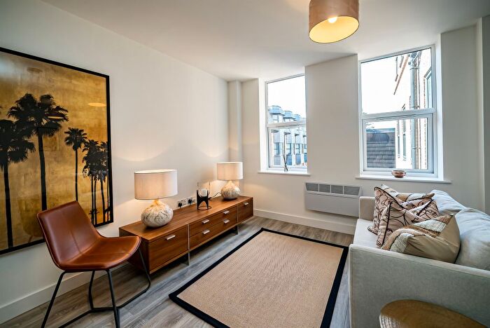 2 Bedroom Flat For Sale In Elm House, The Grove, Slough, SL1