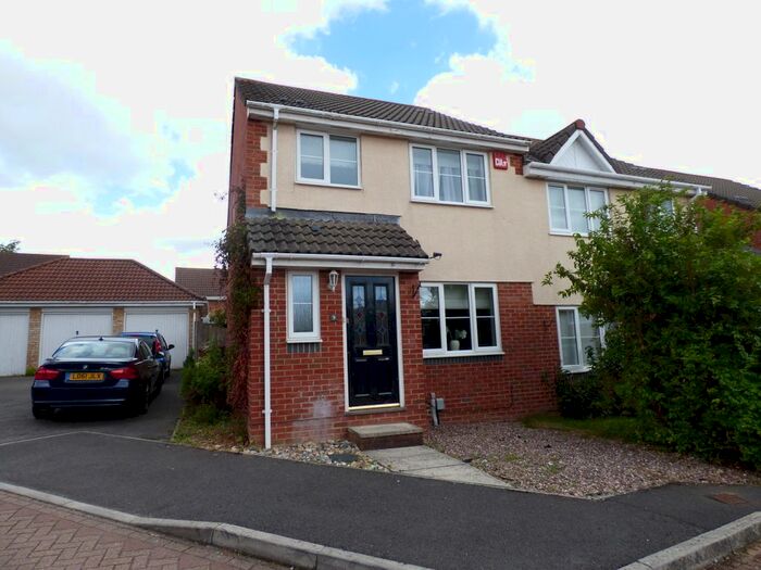 3 Bedroom Semi-Detached House To Rent In Lingen Close, Andover SP10