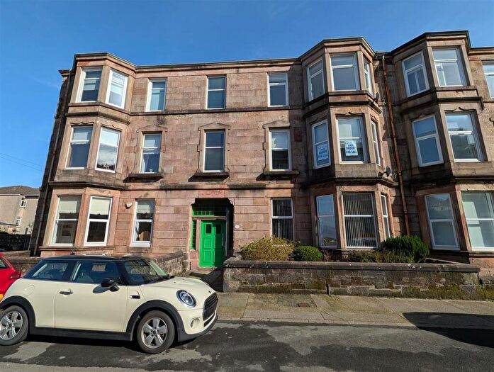 3 Bedroom Flat For Sale In Binnie Street Gourock, PA19