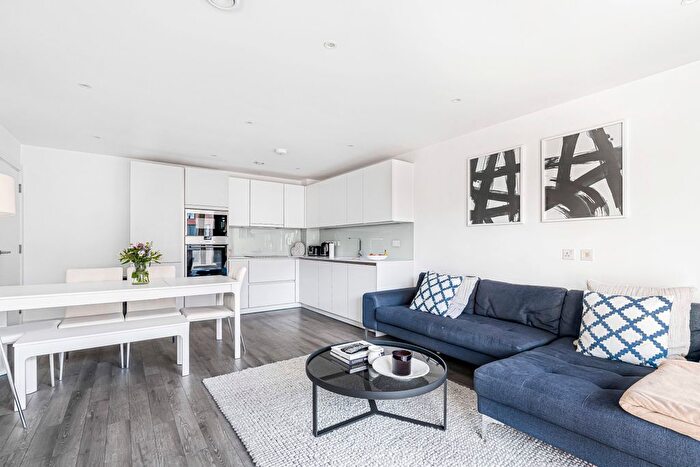 2 Bedroom Flat For Sale In Gaumont Place, London, SW2