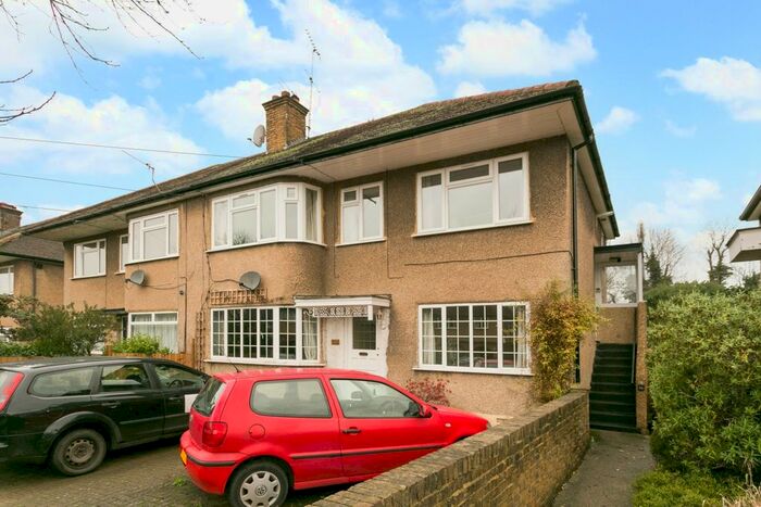 2 Bedroom Maisonette To Rent In West Way, Rickmansworth, WD3
