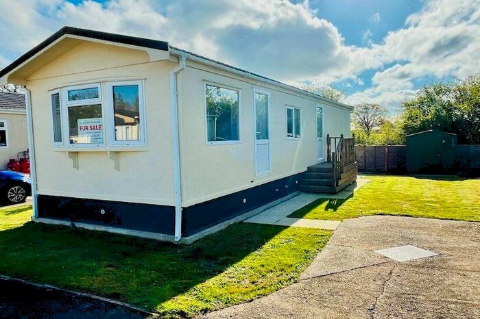 2 Bedroom Park Home For Sale In The Compasses Park, Alfold, Cranleigh, Surrey, GU6