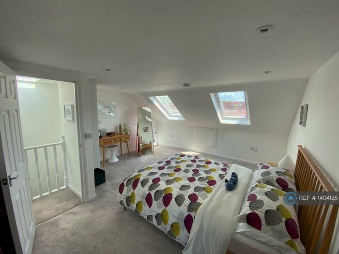 2 Bedroom Flat To Rent In Crescent Road, Bromley, BR1