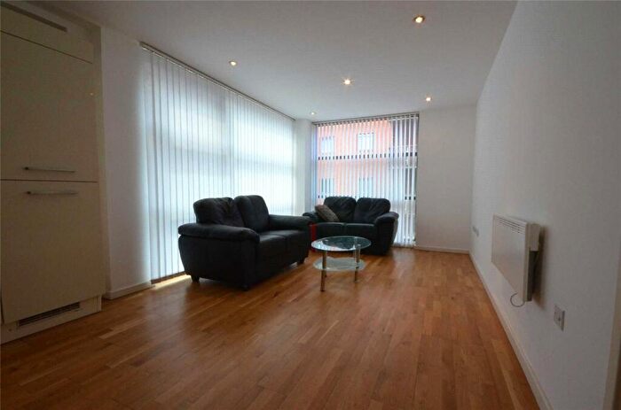 1 Bedroom Apartment To Rent In Pearl House, Manchester City Centre, Manchester, M1