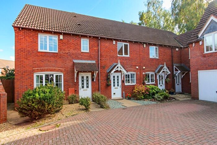 3 Bedroom End Of Terrace House For Sale In Combine Close, Four Oaks, B75
