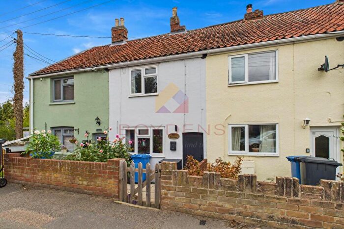 2 Bedroom Terraced House For Sale In Middleton Road, CO10