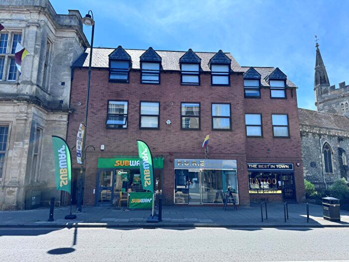 2 Bedroom Flat For Sale In Market Place, Warminster, BA12