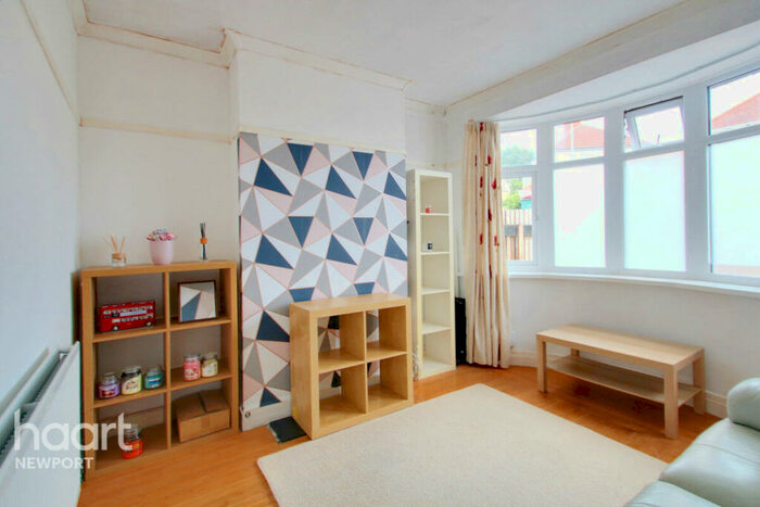 3 Bedroom Semi-Detached House For Sale In Vaughan Williams Drive, Newport, NP19