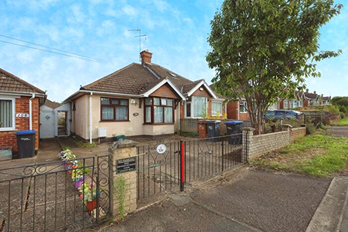 2 Bedroom Bungalow For Sale In Bants Lane, Northampton, NN5