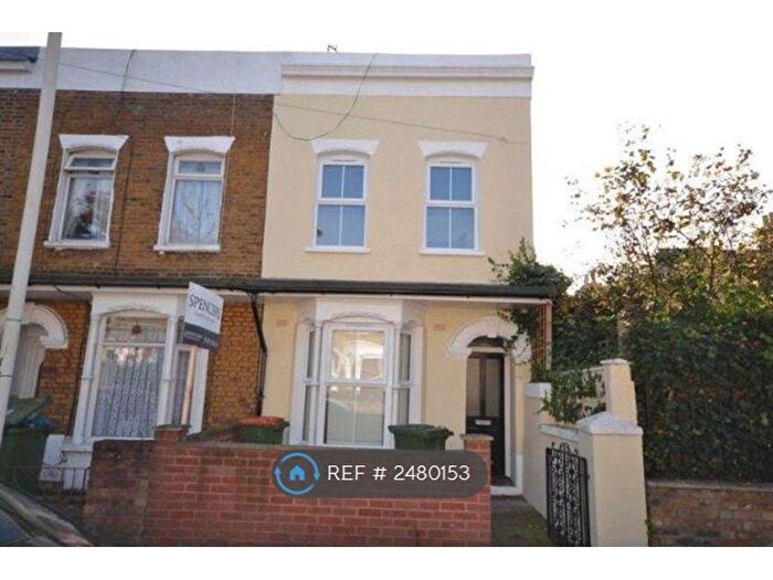 3 Bedroom End Of Terrace House To Rent In Godwin Road, London, E7