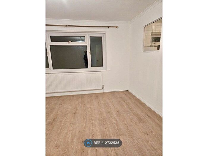 2 Bedroom Maisonette To Rent In Sutton Hall Road, Hounslow, TW5