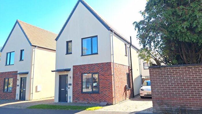 2 Bedroom Detached House For Sale In Horsepond Place, IP6