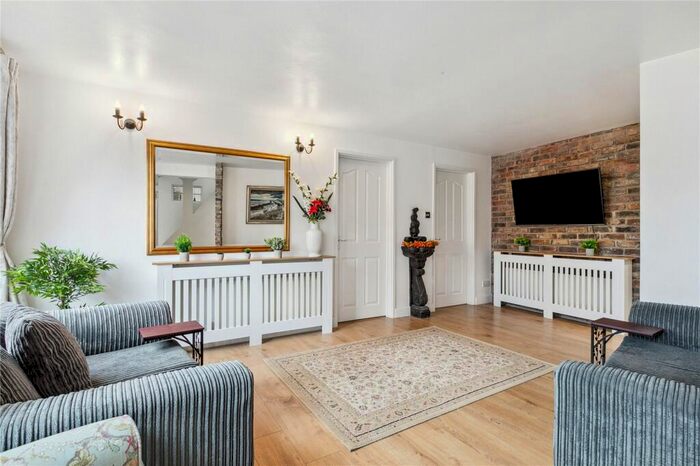4 Bedroom Detached House To Rent In Agincourt Road, South End Green, NW3