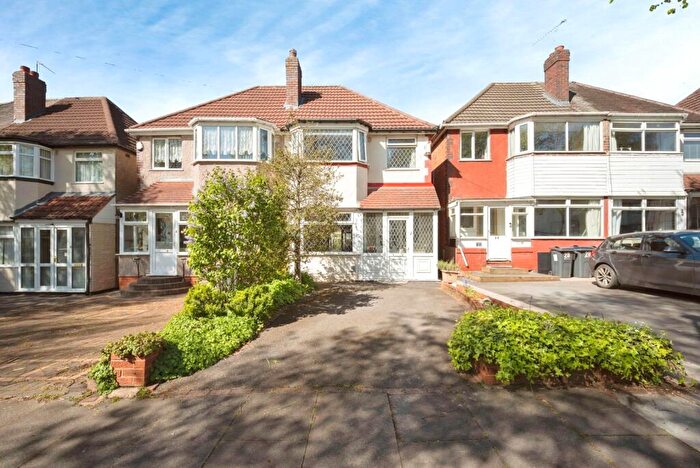 4 Bedroom Semi Detached House For Sale In Rectory Park Road, Sheldon, Birmingham, West Midlands, B26