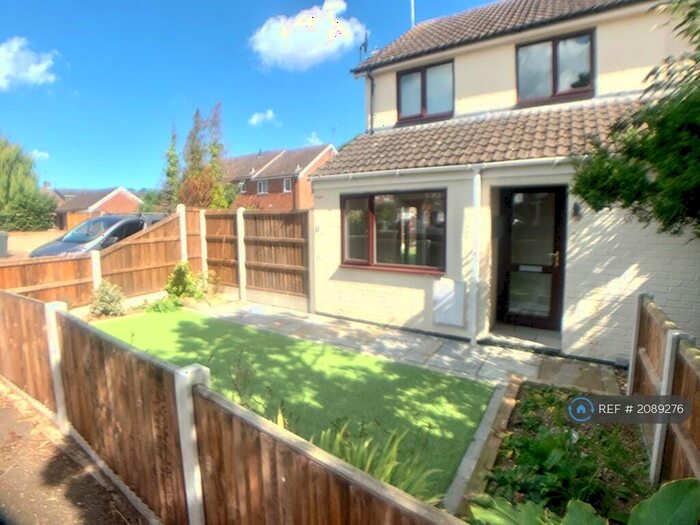 3 Bedroom Semi-Detached House To Rent In Nelson Way, Norwich, NR10