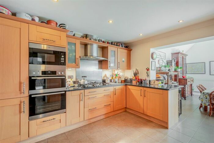 4 Bedroom Detached House For Sale In Pleasant Valley Lane, East Farleigh, Maidstone, ME15