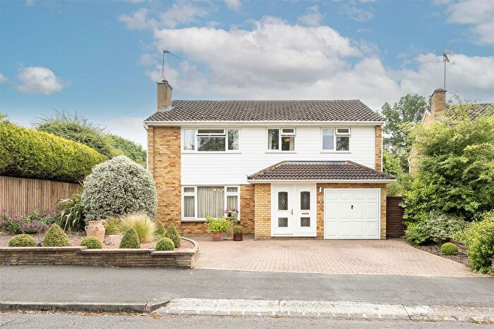 4 Bedroom Detached House For Sale In Aldwick Road, Harpenden, AL5