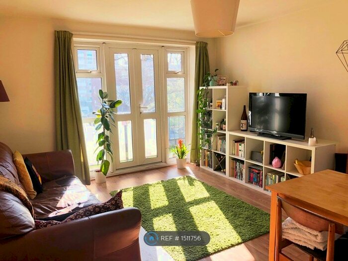2 Bedroom Flat To Rent In Herrick House, London, N16