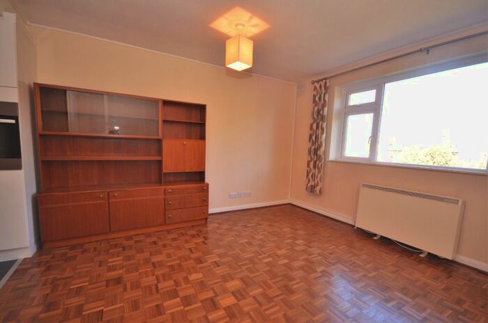 1 Bedroom Flat To Rent In Bromley Road, Catford, London, SE6