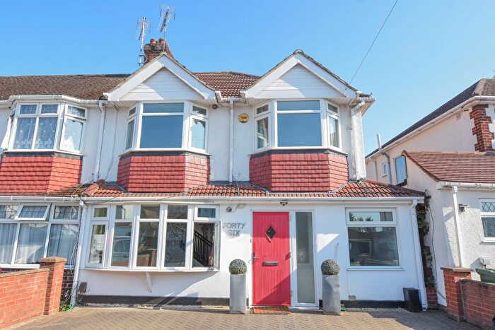 5 Bedroom Terraced House To Rent In Jubilee Drive, Ruislip, HA4
