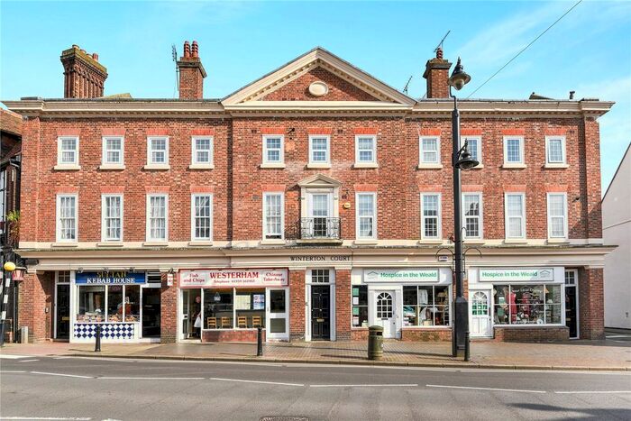 2 Bedroom Flat To Rent In Market Square, Westerham, Kent, TN16
