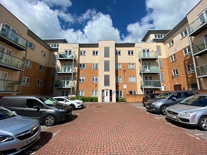 2 Bedroom Flat To Rent In Taylor Court, Todd Close, Borehamwood, WD6