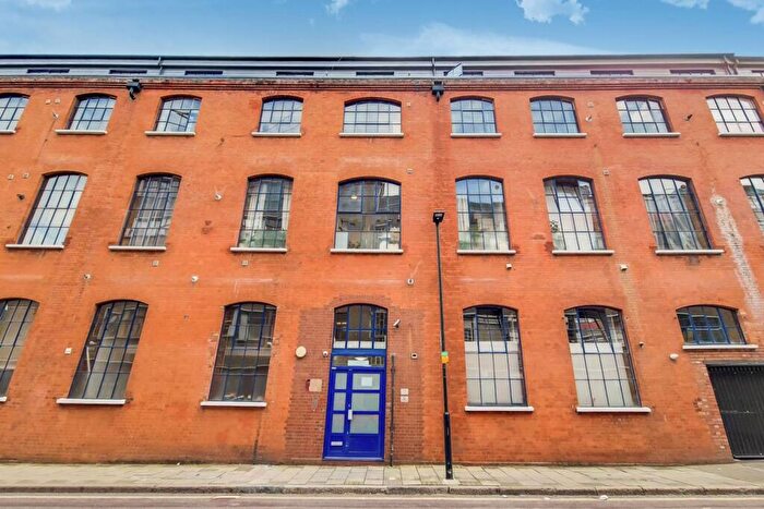 1 Bedroom Flat To Rent In Canonbury Heights West, Islington, London, N1