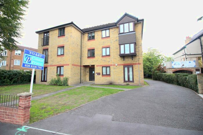 1 Bedroom Flat To Rent In The Avenue, Worcester Park, KT4