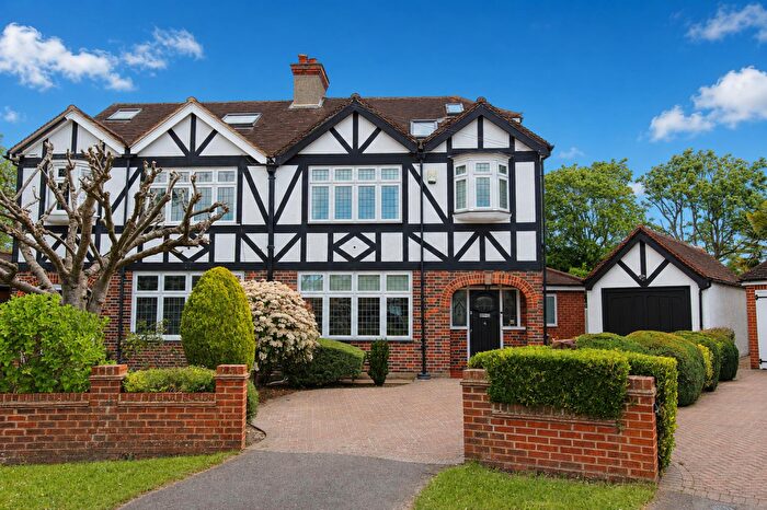 4 Bedroom Semi-Detached House For Sale In Farm Close, South Wallington, SM6