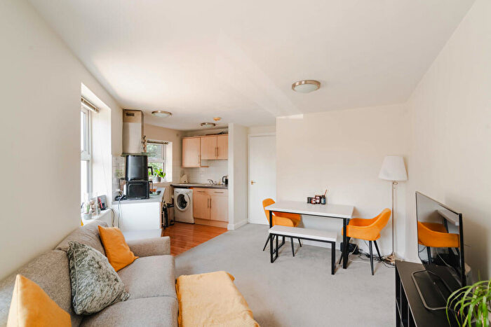 1 Bedroom Flat For Sale In Claremont Road, Bishopston, Bristol, BS7