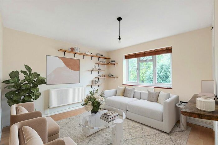 2 Bedroom Flat To Rent In Moreton House, Garratt Lane, SW17