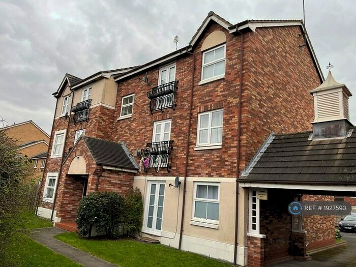 2 Bedroom Flat To Rent In Mallyan Close, Hull, HU8