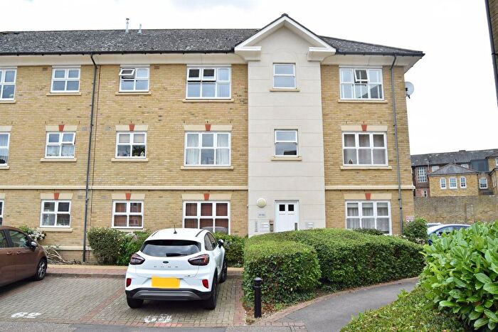 1 Bedroom Flat For Sale In Stapleford Close, Chelmsford, CM2