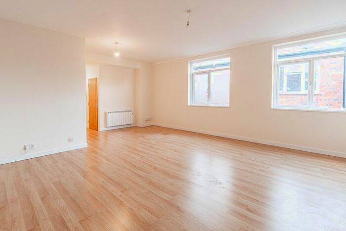 1 Bedroom Flat To Rent In High Street, Bromsgrove, B61