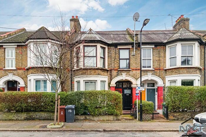 3 Bedroom Flat To Rent In Brunswick Road, London, E10