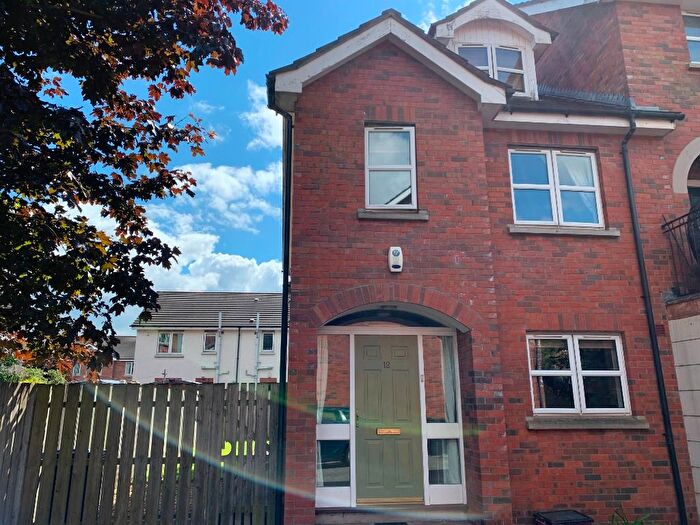 4 Bedroom Town House To Rent In Ardenlee Park, Belfast, BT6