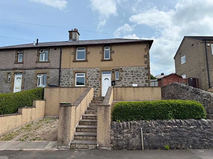 3 Bedroom Semi-Detached House To Rent In Ferneydale Avenue, Buxton, SK17