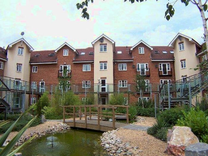 2 Bedroom Flat To Rent In The Quadrangle, Horley, RH6