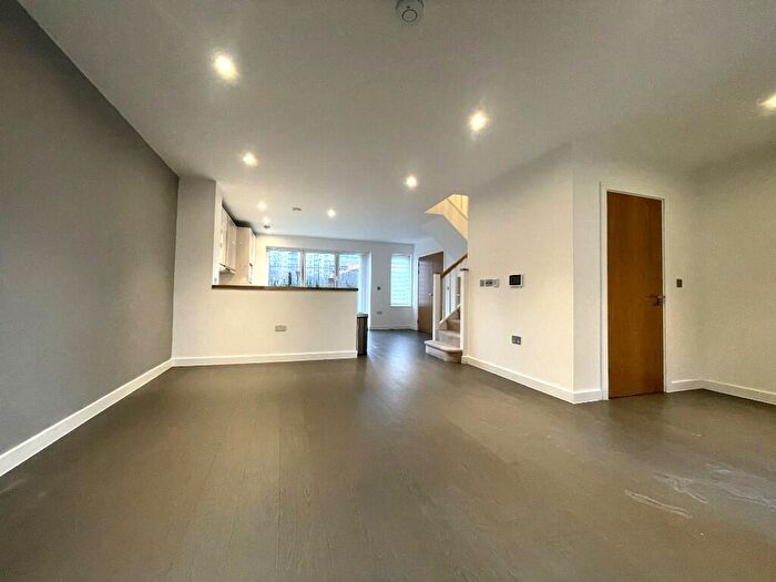 3 Bedroom Apartment To Rent In Lizmore Boulevard, Colindale, London, NW9