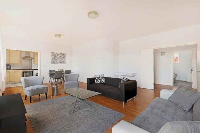 3 Bedroom Flat To Rent In Artichoke Hill, Wapping, E1W