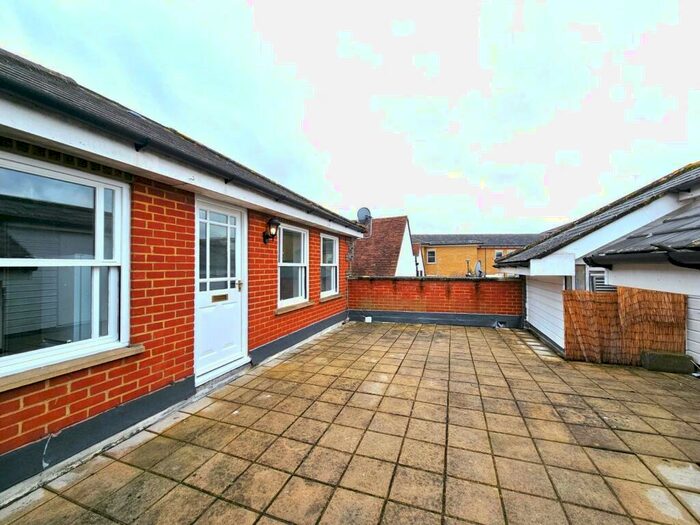 2 Bedroom Maisonette To Rent In Guildford Street, Chertsey, KT16